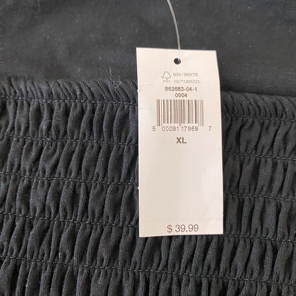 NWT Banana Republic Crop Top- Set of 2- Black and White Size XL - Picture 4 of 5